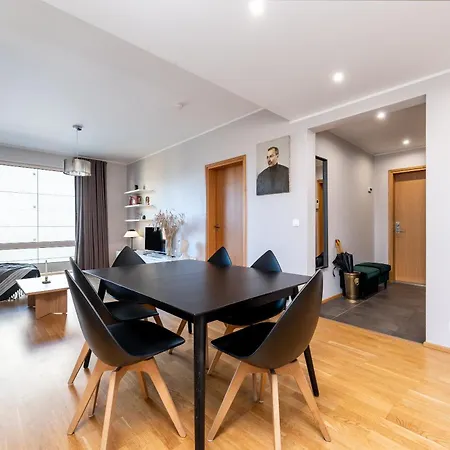 Apartamento 2-bedroom With Parking And Balcony Next To Old Town Tallin