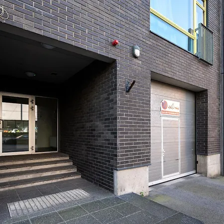 2-bedroom With Parking And Balcony Next To Old Town