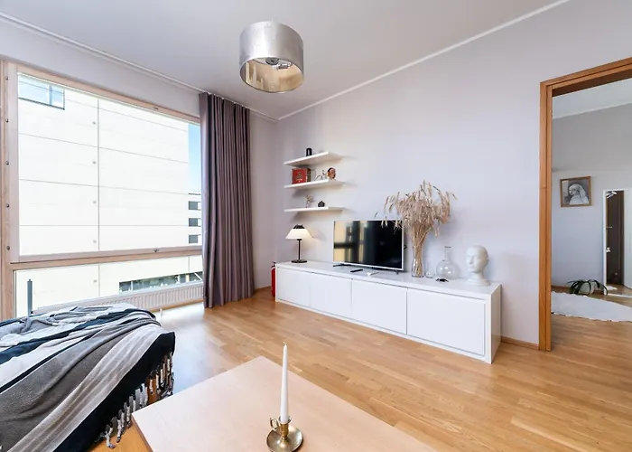 2-bedroom With Parking And Balcony Next To Old Town