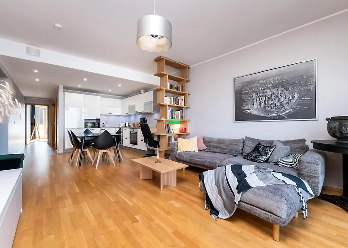 2-bedroom With Parking And Balcony Next To Old Town Apartment