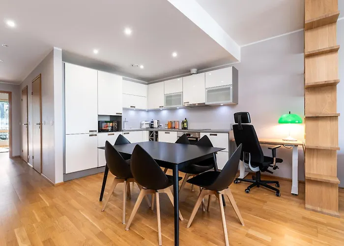 2-bedroom With Parking And Balcony Next To Old Town *