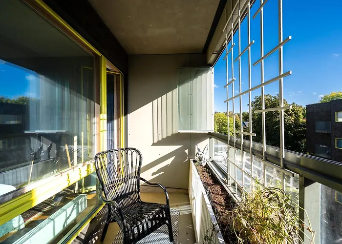 2-bedroom With Parking And Balcony Next To Old Town *