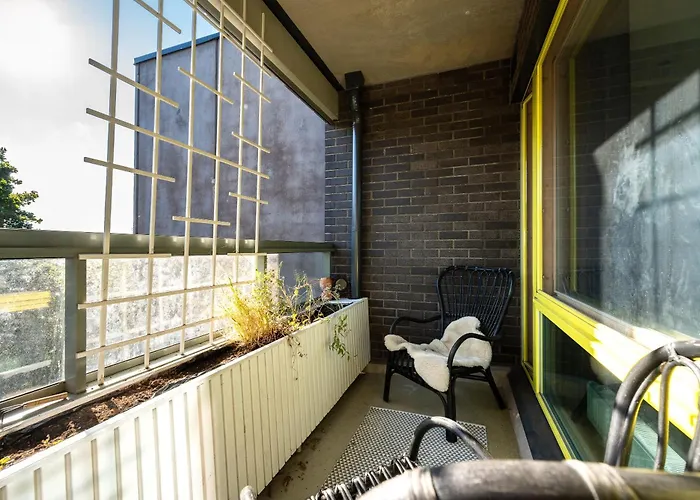 2-Bedroom Apartment With Parking And Balcony Next To Old Town Lägenhet *