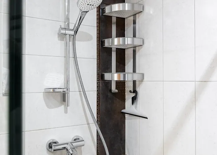 2-bedroom With Parking And Balcony Next To Old Town