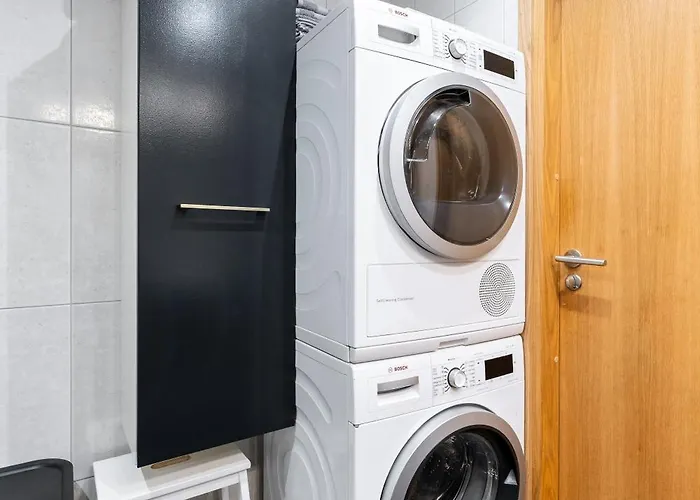 2-Bedroom Apartment With Parking And Balcony Next To Old Town Apartmán Tallinn